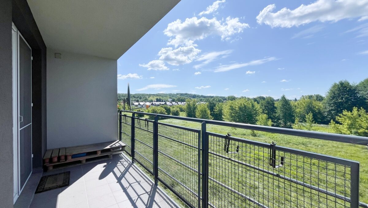 Sikorskiego_4_pokoje_duży_balkon_zielone_otoczenie_12