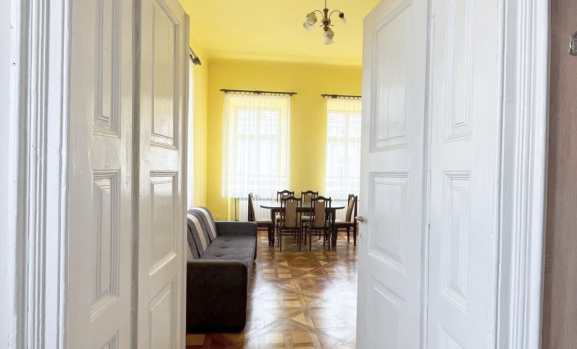 Kawalerka_Rynek_Jarosław_na_wynajem_kamienica_7