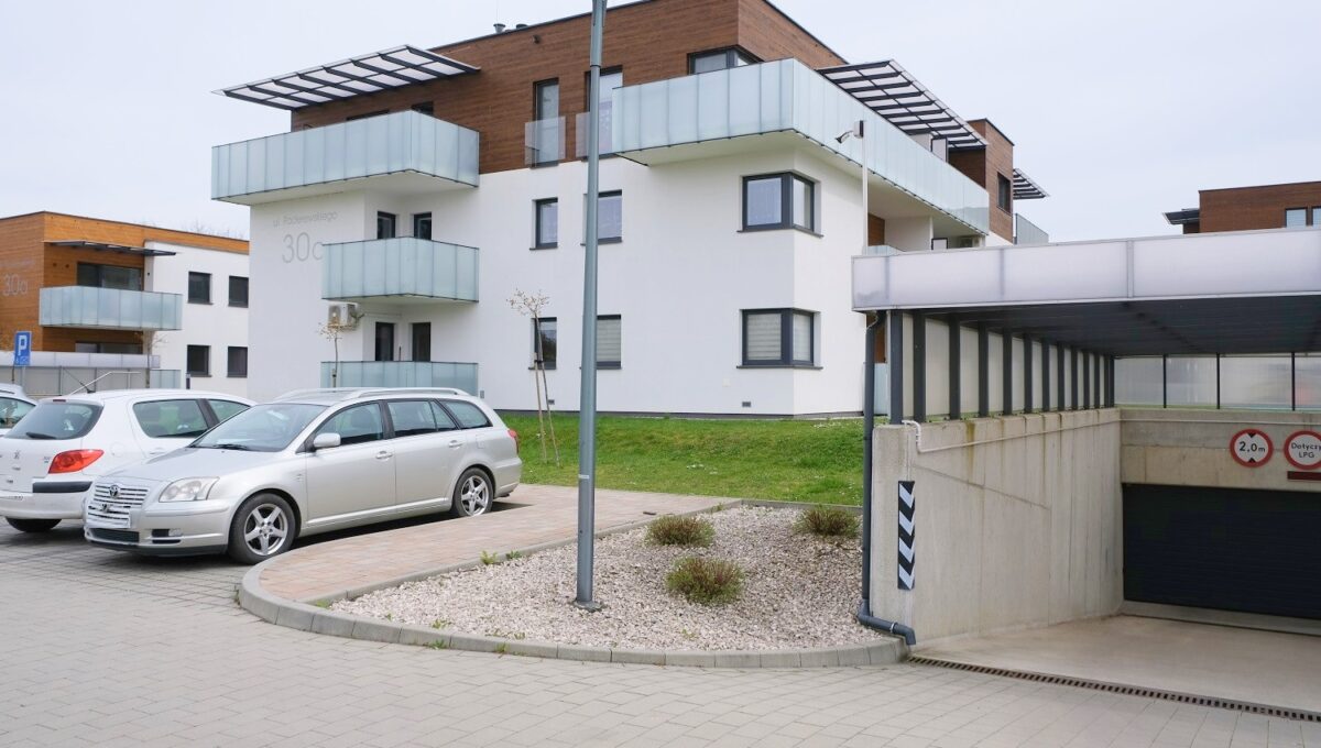 Mieszkanie_do_wynajęcia_w_Rzeszowie_3_pokoje_kuchnia_miejsce_garażowe_15